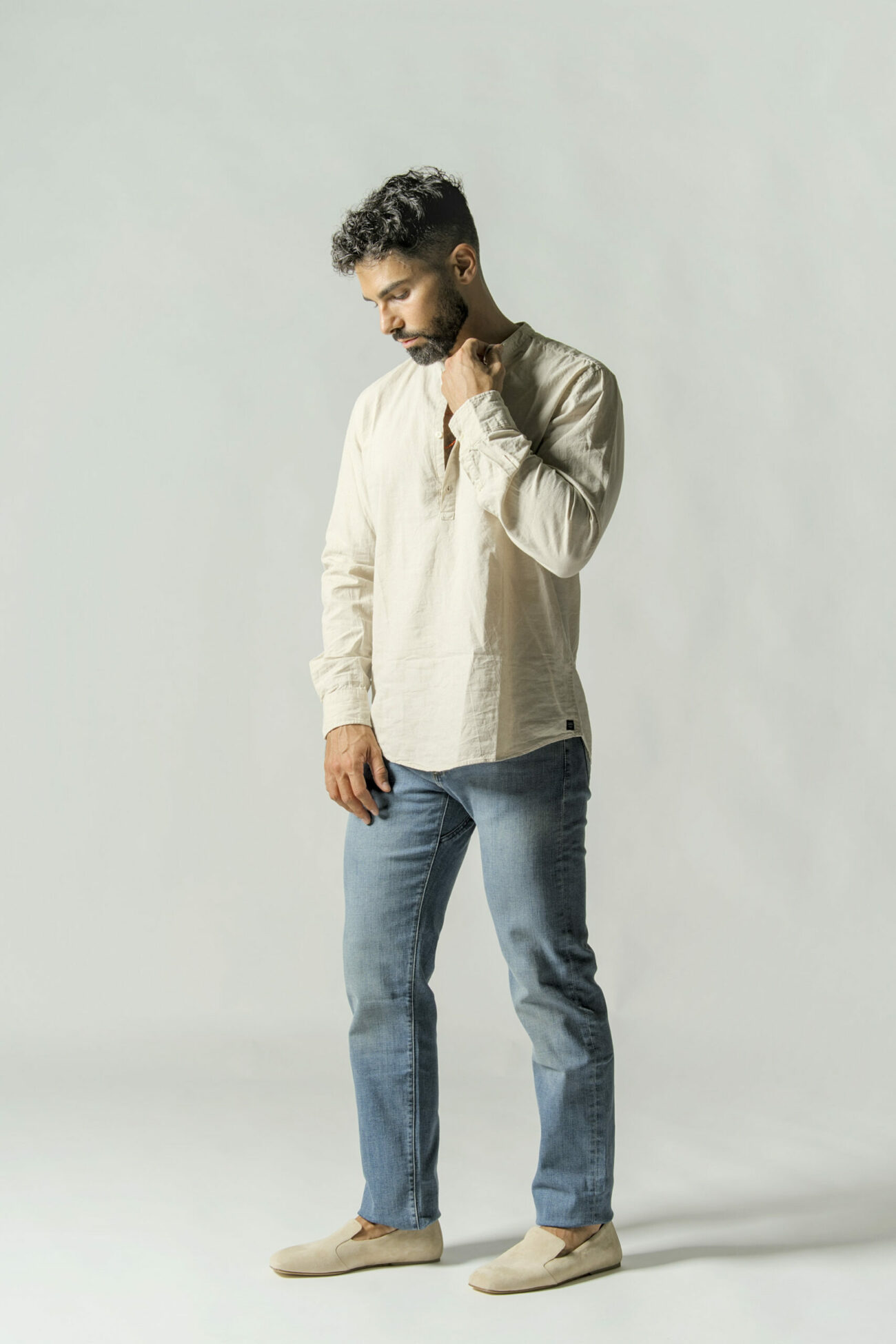 Basic Off White - Image 4