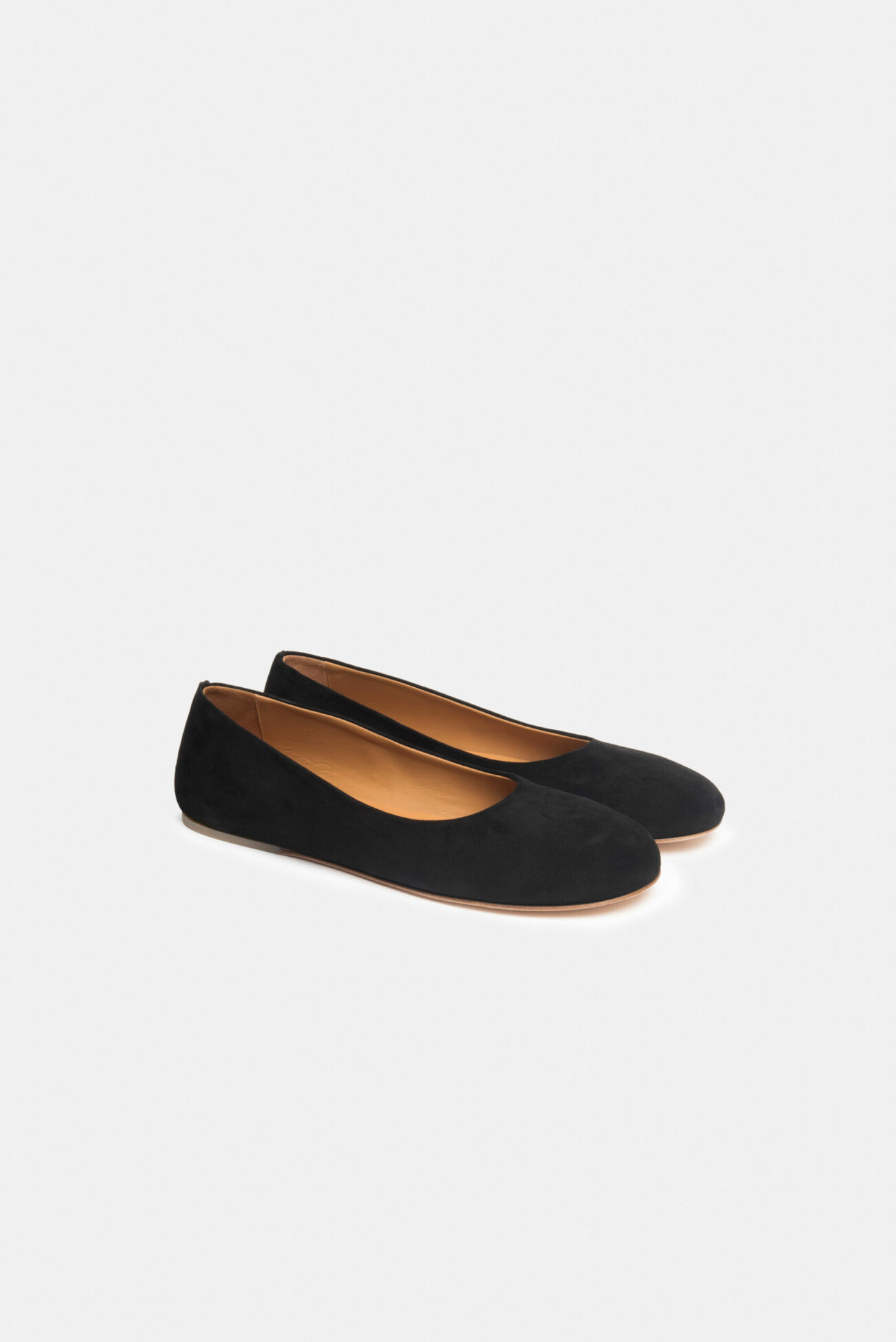 Minimal Curvy Black